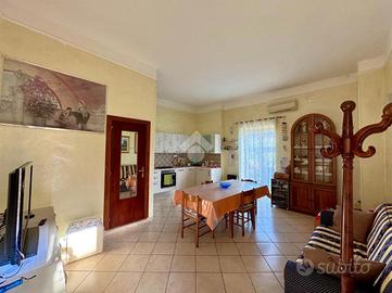 2 LOCALI A MONDRAGONE