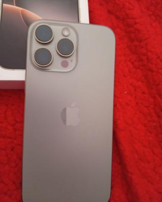 iPhone 16 pro max perfetto in tutto batteria 99%