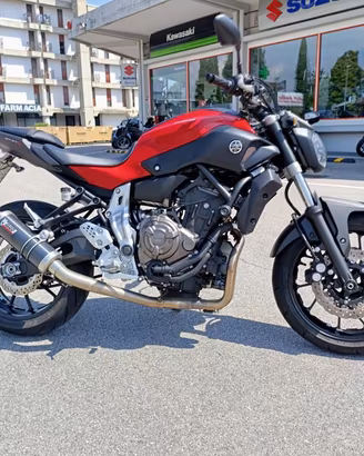 YAMAHA MT-07 MT-07