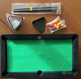 Mini biliardo: tavolo,16 palle,2 stecche,triangolo