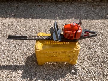 Tagliasiepe a Scoppio Oleo-Mac HC 260 XP