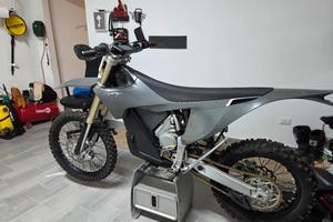  STARK VARG MODELLO ex Enduro TARGATA