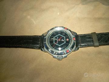 orologio Vostok Komandirskie in stile militare con