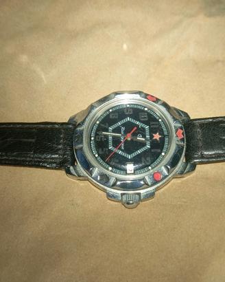 orologio Vostok Komandirskie in stile militare con