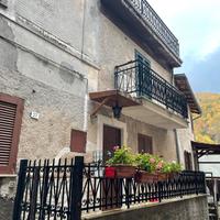 Casa indipendente ristrutturata Castellafiume