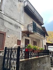 Casa indipendente ristrutturata Castellafiume