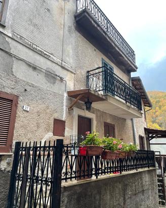 Casa indipendente ristrutturata Castellafiume