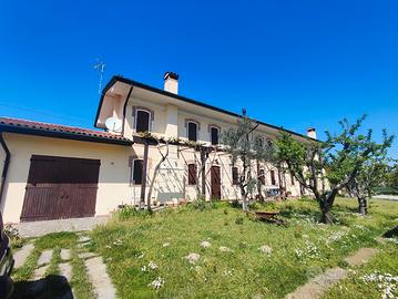 Villa bifamiliare perfetta per due famiglie