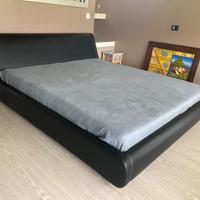 Letto matrimoniale ecopelle nero
