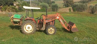 Trattore new holland 50/66 S con caricatore