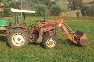 Trattore new holland 50/66 S con caricatore