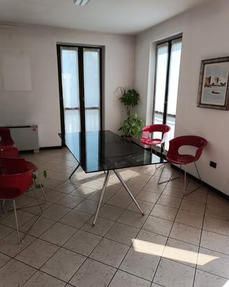 Tavolo da Ufficio / Sala Riunioni di Design