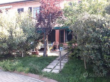 Alloggio con ingresso indipendente dal giardino