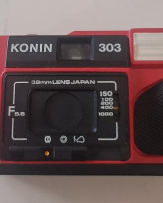 Macchina fotografica Konin 303 rossa