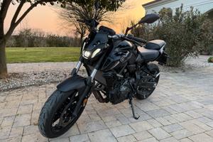 MT-07 2023 – 5.500 km – accessoriata – come nuova