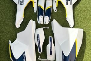 Plastiche Husqvarna 701