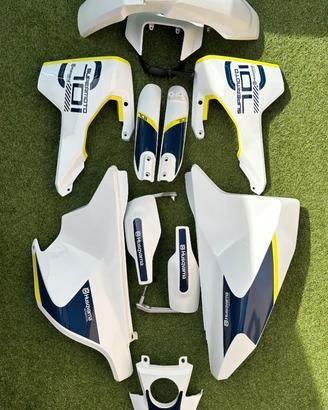 Plastiche Husqvarna 701