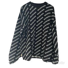 Meglio Balenciaga in cashmire  L nuovo