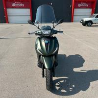 Piaggio Beverly S 300cc verde opaco da vetrina