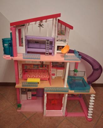 Casa delle barbie barbecue e armadio barbie