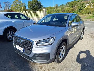 AUDI Q2 35 TDI quattro S tronic Business