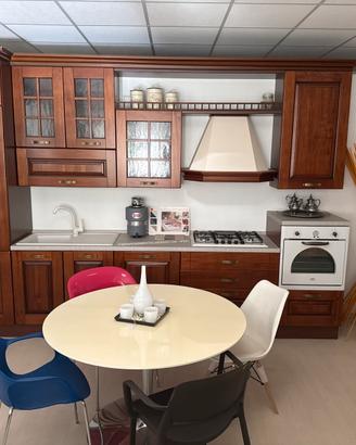 Cucina in legno classica