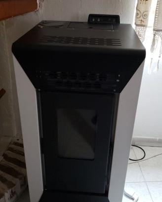 Stufa a pellet ventilata Courmayeur da 8,74 kw