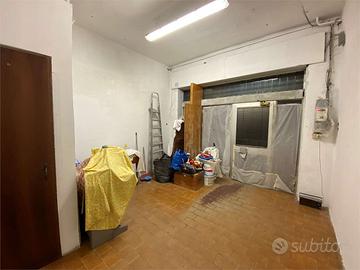 FAVARO NEGOZIO AL PIANO TERRA