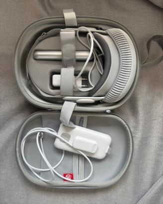 Apple Vision Pro con accessori e batteria extra