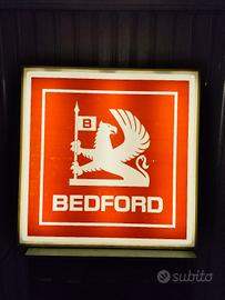 Insegna Bedford 