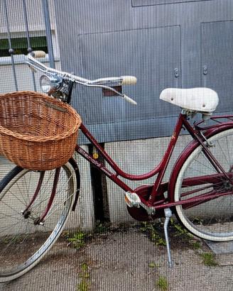 Bianchi donna anni 70