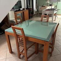 Tavolo con sedie