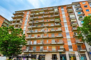 2 LOCALI A TORINO