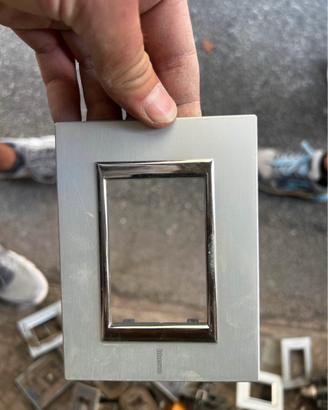 Placche prese interruttori bitcino