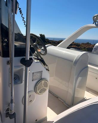 gommone 7.20 + Honda 200 cv