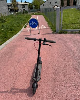 MONOPATTINO ELETTRICO XIAOMI SCOOTER 4 LITE