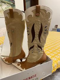 Stivali con tacco Vic Matiè