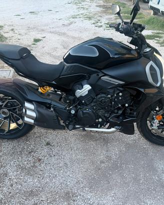 DUCATI DIAVEL V4