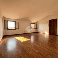 4 LOCALI A GALLIERA VENETA