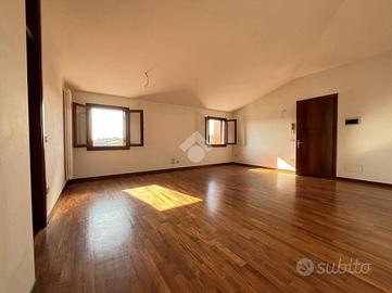 4 LOCALI A GALLIERA VENETA