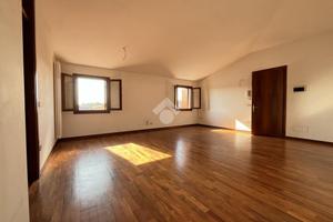 4 LOCALI A GALLIERA VENETA