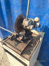 troncatrice taglierina ferro metallo