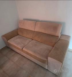 Divano 2 posti Beige pari al nuovo