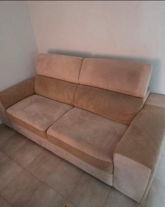 Divano 2 posti Beige pari al nuovo