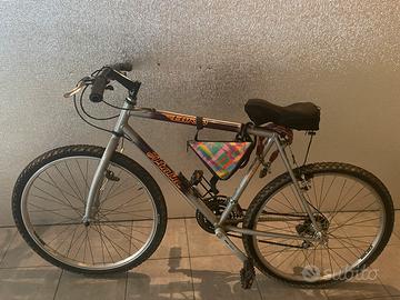 Mountain bike atala 26