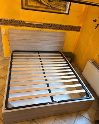Letto matrimoniale con contenitore