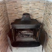 stufa a legna in ghisa 