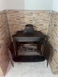 stufa a legna in ghisa 