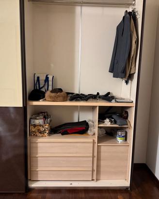 ARMADIO CON ANTE SCORREVOLI VENGHE' E VETRO PANNA