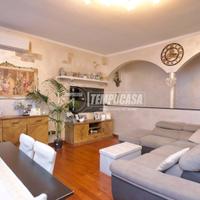 APPARTAMENTO CON TAVERNA, BOX E GIARDINO!!